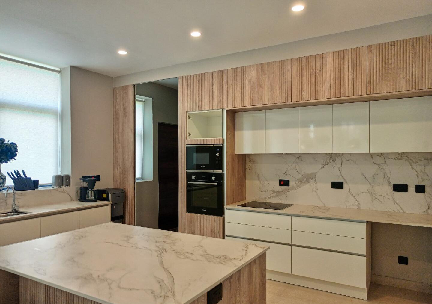 5BR Ultra-Modern Villa with Rooftop Wine Cooler & BBQ - Westlands