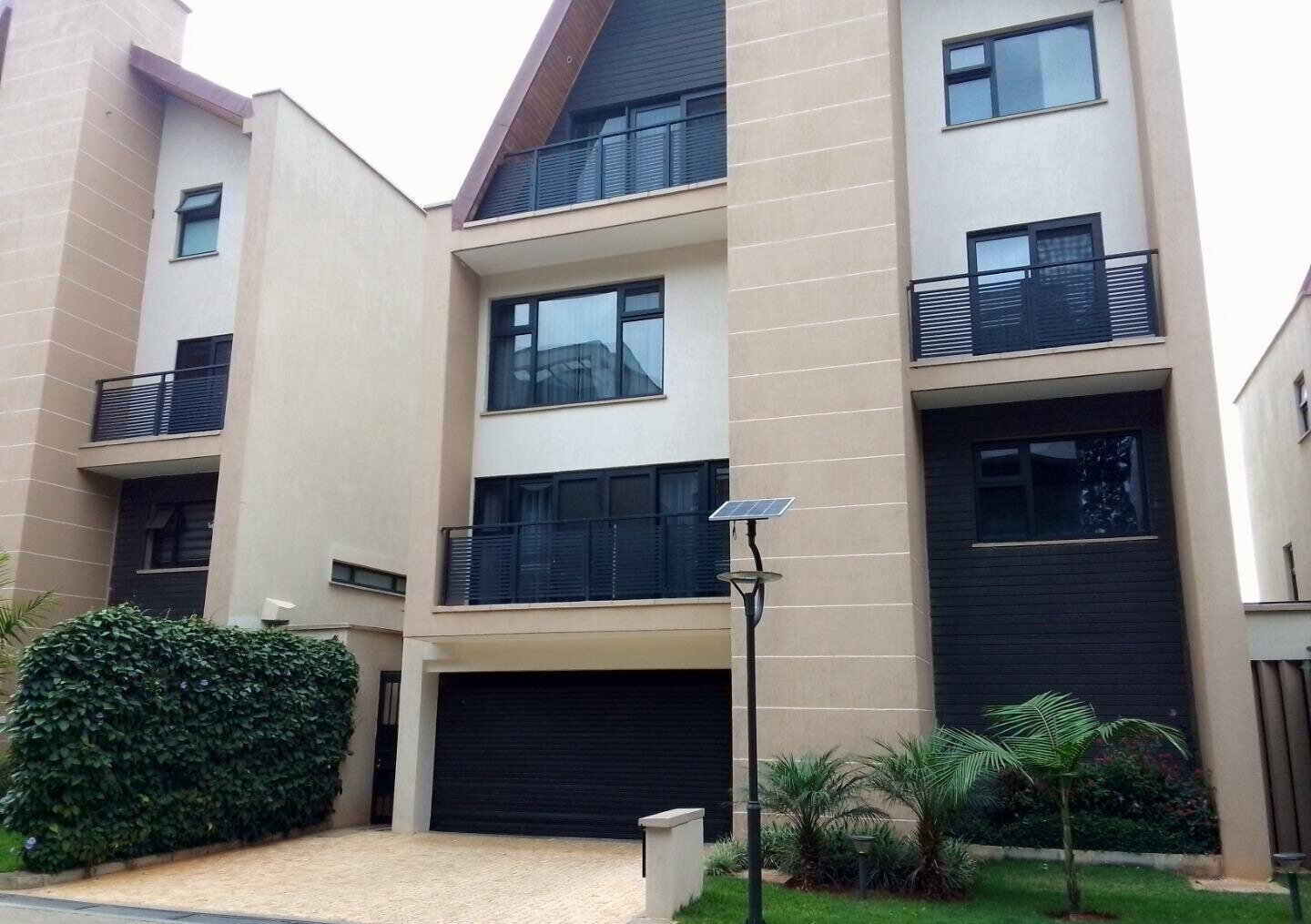 Private Elevator & Heated Pool Villa - Lavington