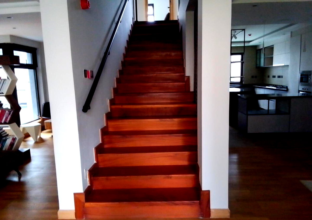 Private Elevator & Heated Pool Villa - Lavington