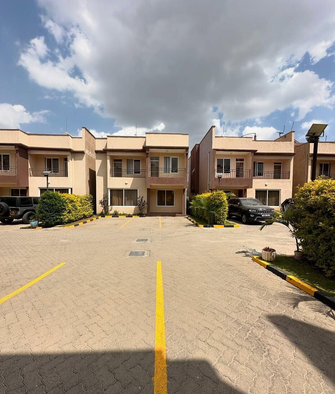 4 En-Suite Bedrooms with Private Garden & Laundry - Syokimau