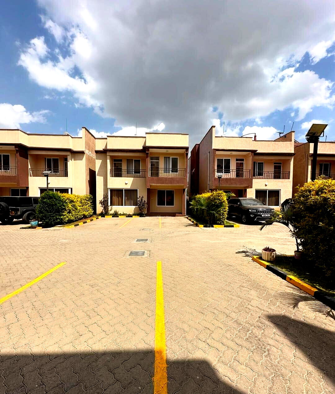 4 En-Suite Bedrooms with Private Garden & Laundry - Syokimau