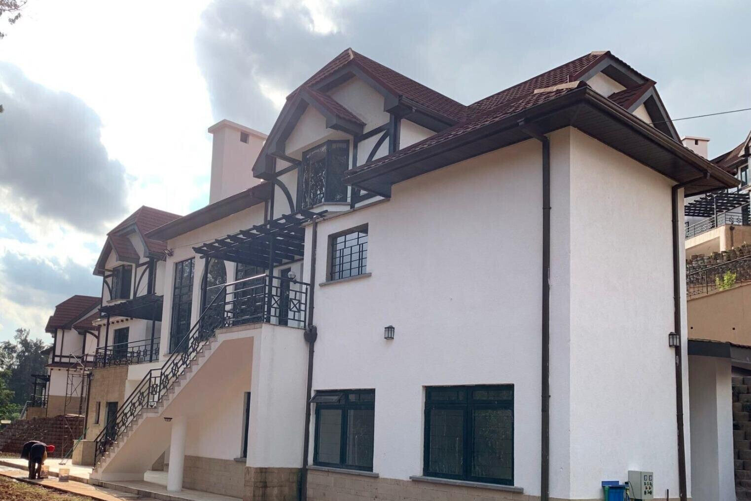 Tudor-Style 5BR on Half-Acre Garden - Kitisuru
