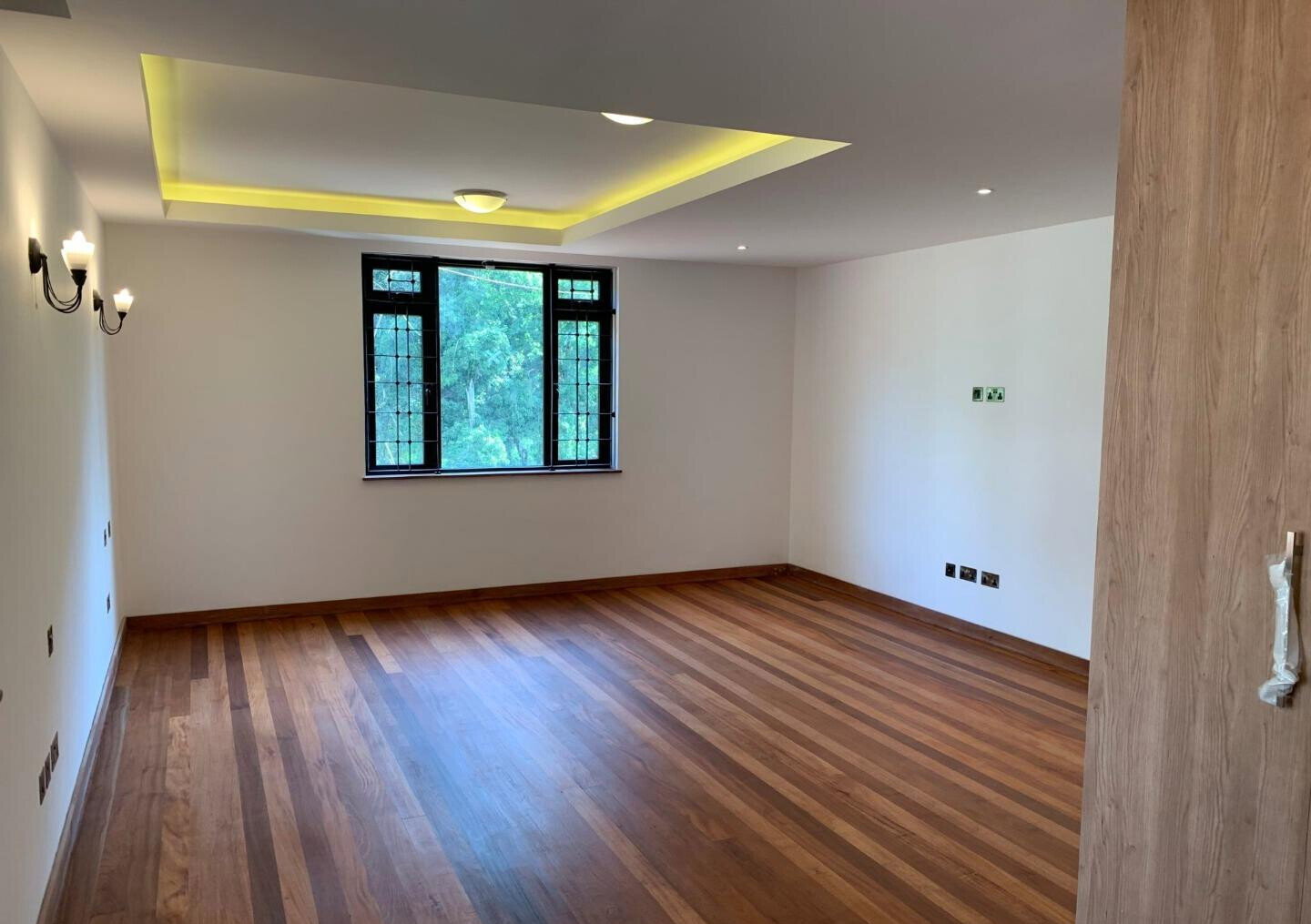 Tudor-Style 5BR on Half-Acre Garden - Kitisuru