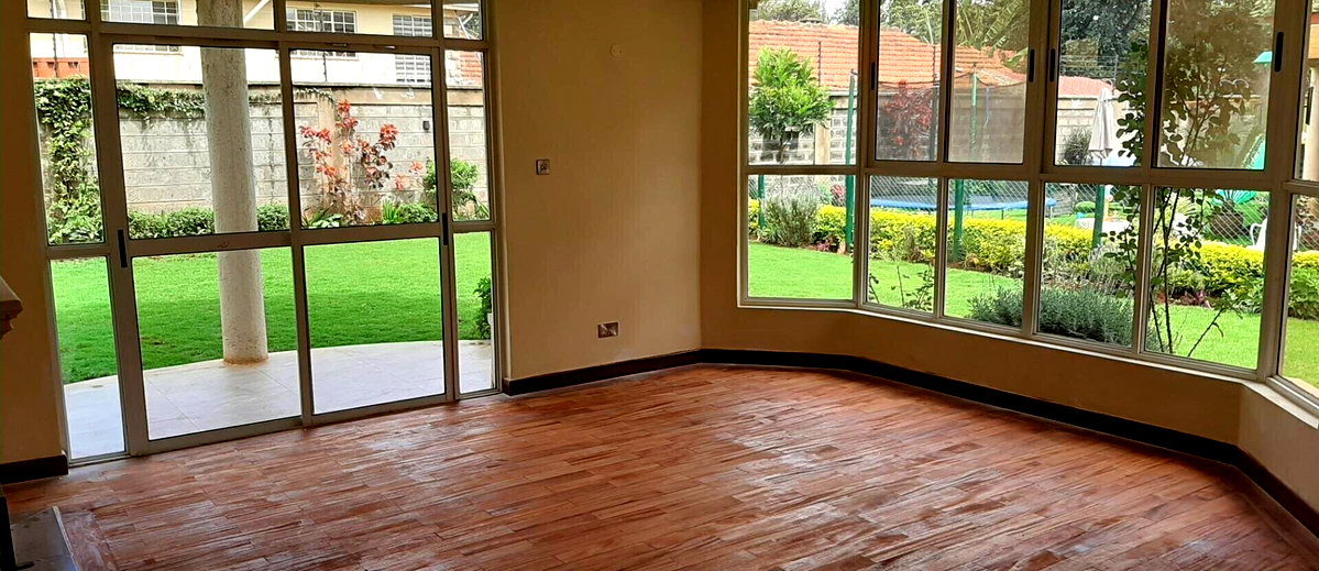 5-Ensuite Townhouse with Fireplace & Walk-In Closets - Lavington