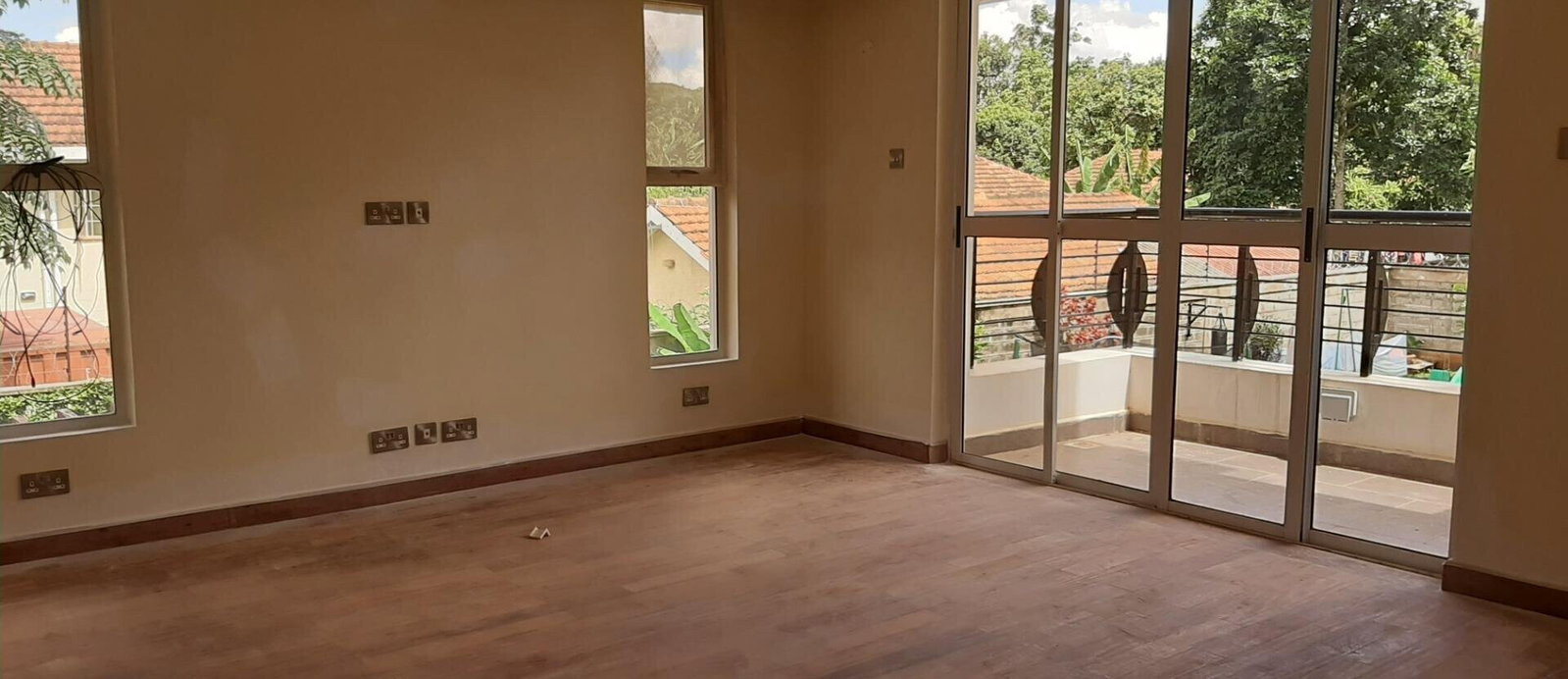 5-Ensuite Townhouse with Fireplace & Walk-In Closets - Lavington
