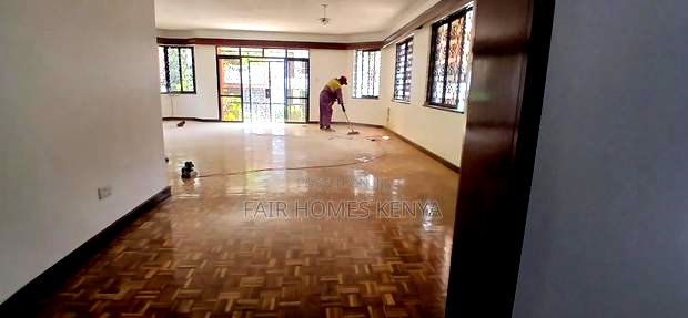5bdrm Townhouse / Terrace in Kilimani for rent