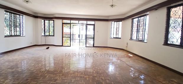 5bdrm Townhouse / Terrace in Kilimani for rent