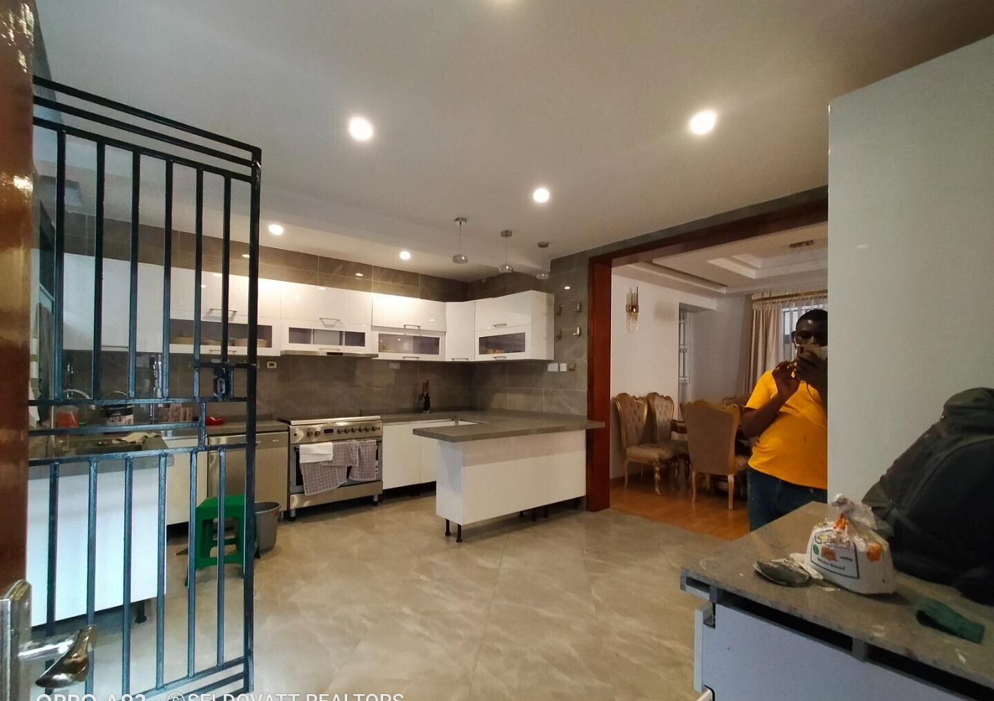 5-Ensuite Townhouse with DSQ & Open-Plan Living - Lavington