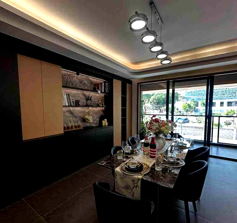 3BR + Study with 1.7-Acre Mall & Heated Pools - Westlands