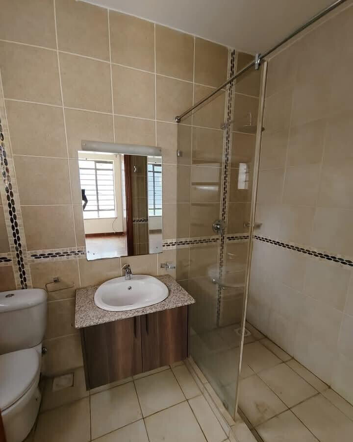 5-Ensuite Villa with Rooftop Terrace & DSQ - Lavington