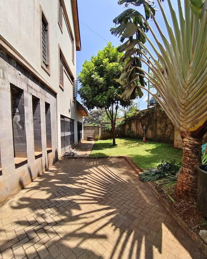 5-Ensuite Villa with Rooftop Terrace & DSQ - Lavington
