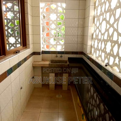3bdrm Apartment in Nyali for rent - Image 12