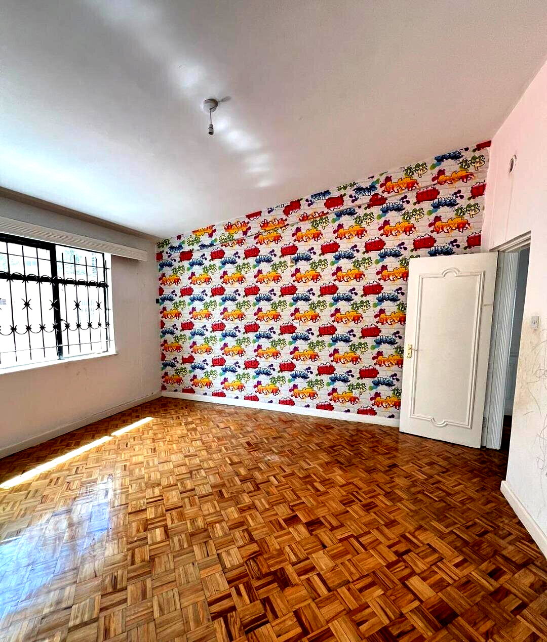 5 En-Suite Townhouse with DSQ & Front Garden - Kilimani