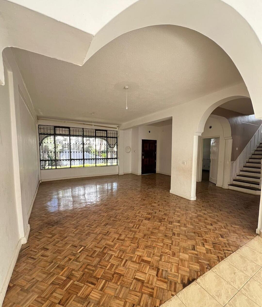 5 En-Suite Townhouse with DSQ & Front Garden - Kilimani