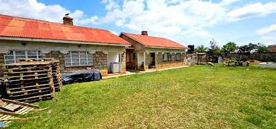 8bdrm Bungalow in Kimumu for sale - Image 2