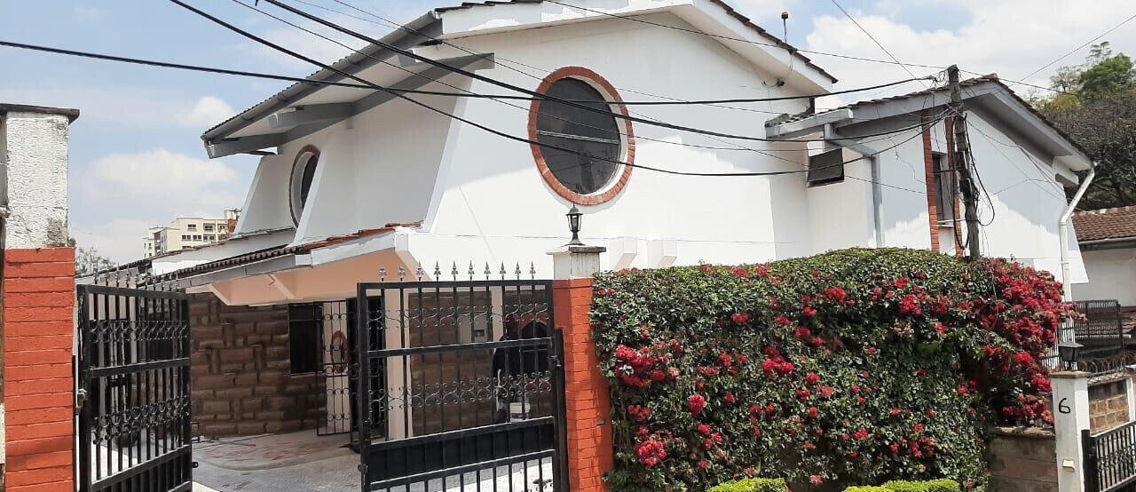 6-Ensuite Townhouse with DSQ & Private Garden - Spring Valley