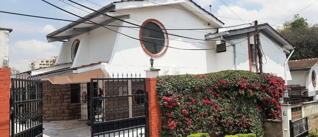 6-Ensuite Townhouse with DSQ & Private Garden - Spring Valley
