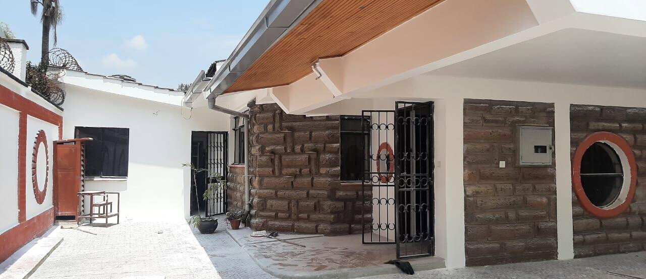 6-Ensuite Townhouse with DSQ & Private Garden - Spring Valley
