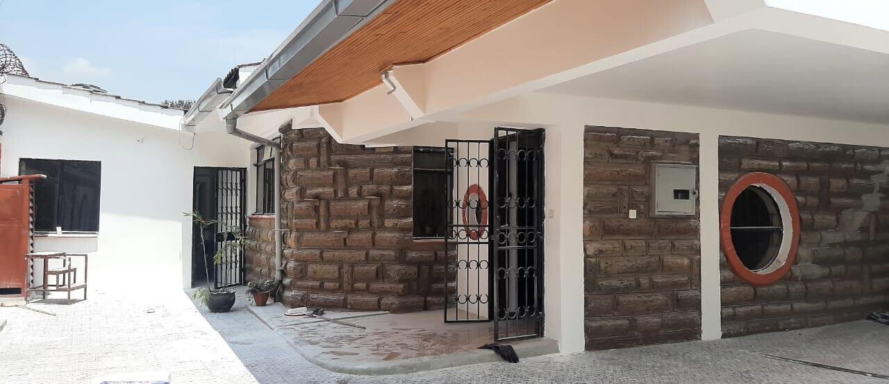 6-Ensuite Townhouse with DSQ & Private Garden - Spring Valley