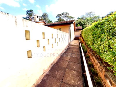 5bdrm Bungalow in Loresho for sale - Image 8