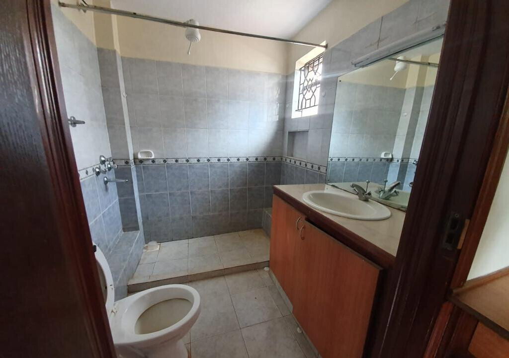 5-Ensuite Townhouse with DSQ & Shared Pool - Lavington