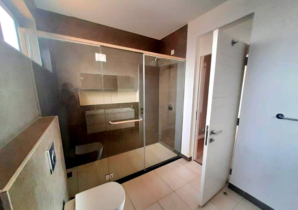 New 4BR Townhouse with Valley Views & Pool - Loresho