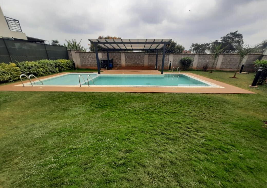 New 4BR Townhouse with Valley Views & Pool - Loresho