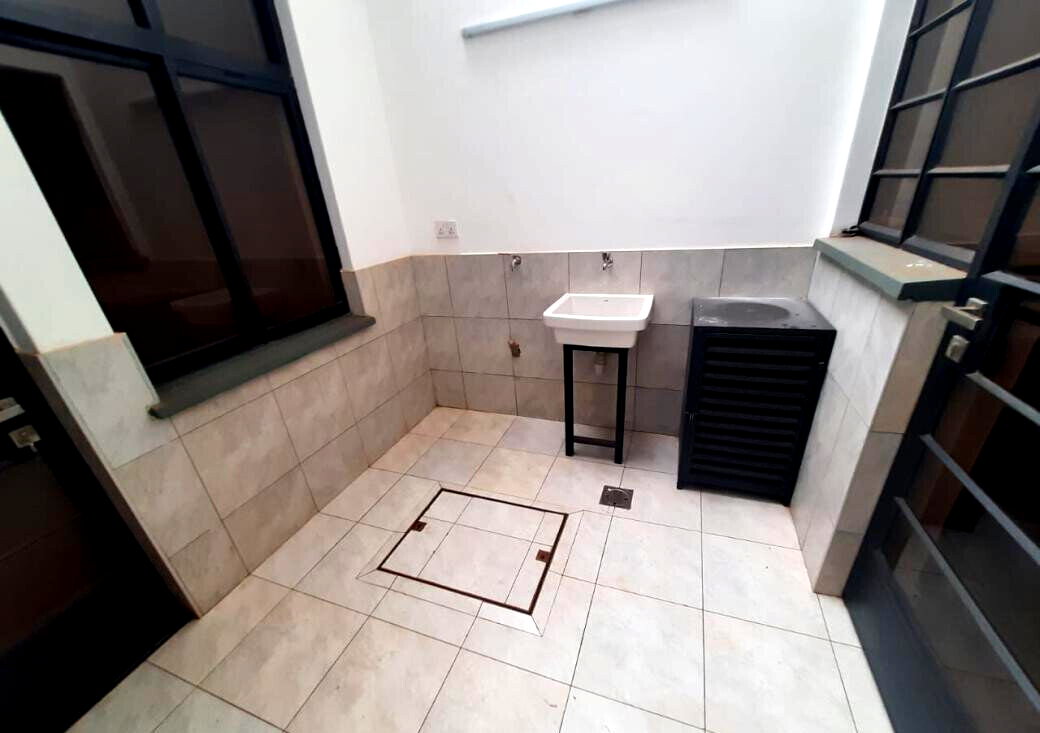 New 4BR Townhouse with Valley Views & Pool - Loresho