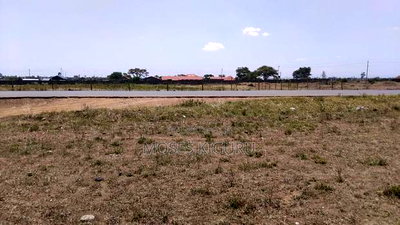 JUJA, 5 Acres Touching Tarmac - Image 4
