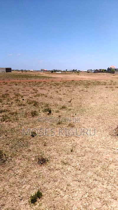 JUJA, 5 Acres Touching Tarmac - Image 1