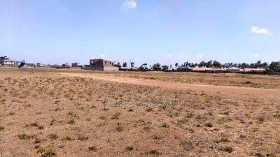 JUJA, 5 Acres Touching Tarmac - Image 2
