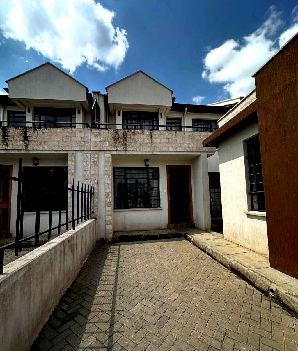 Executive 5BR Townhouse with Gazebo & Play Area - South C