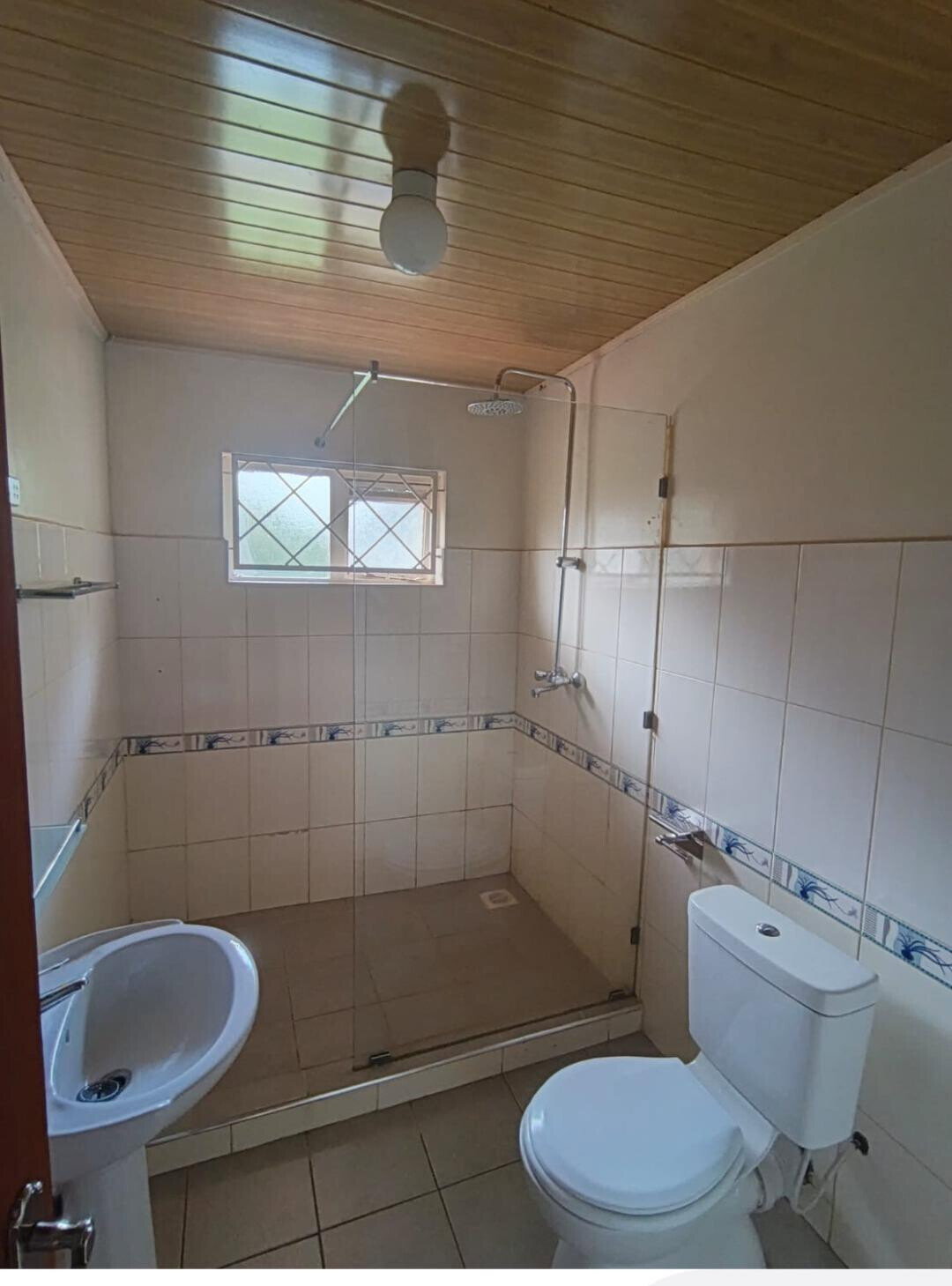 4BR Townhouse on Half-Acre Garden with DSQ - Runda