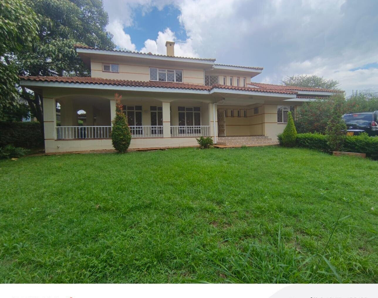 4BR Townhouse on Half-Acre Garden with DSQ - Runda