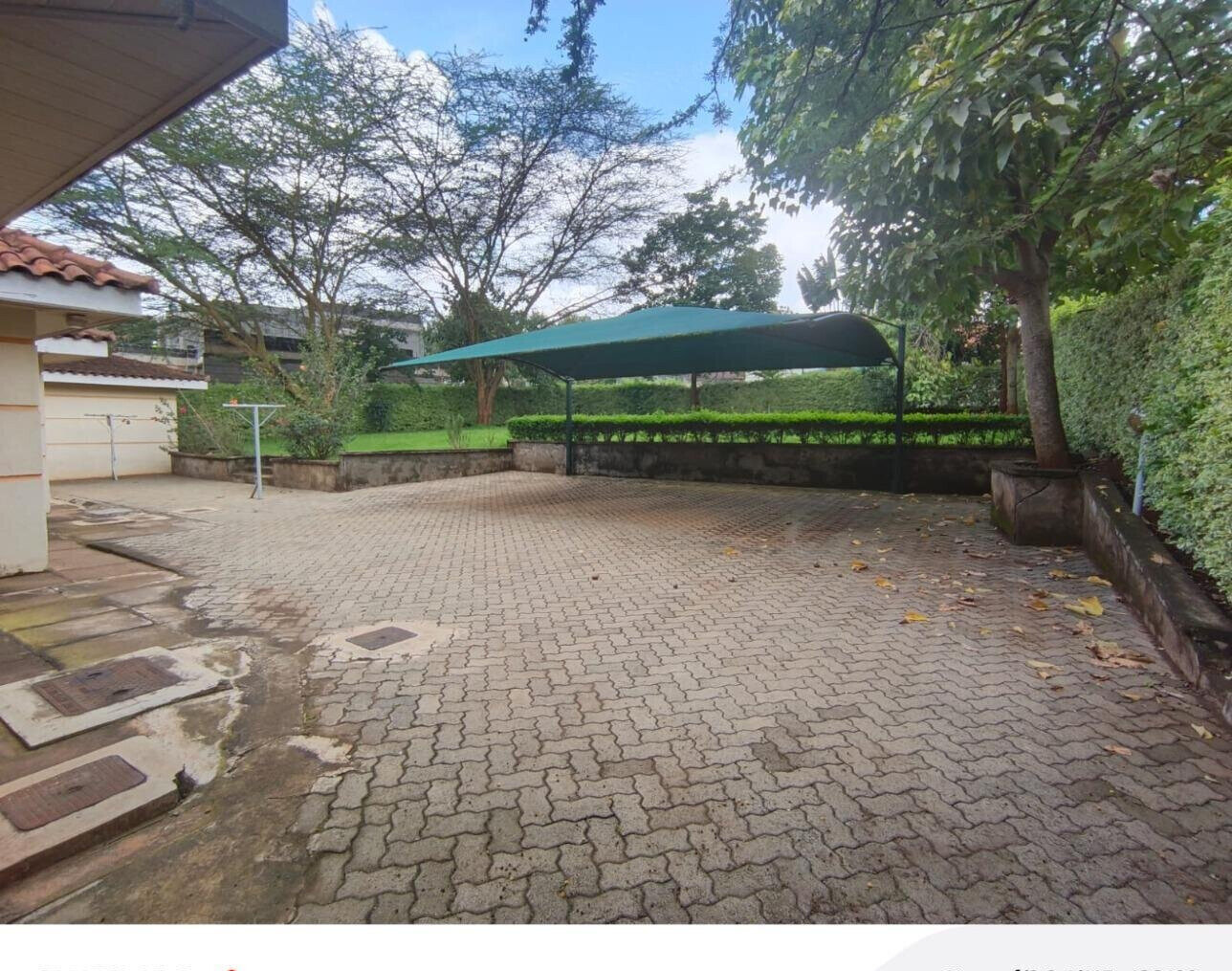 4BR Townhouse on Half-Acre Garden with DSQ - Runda