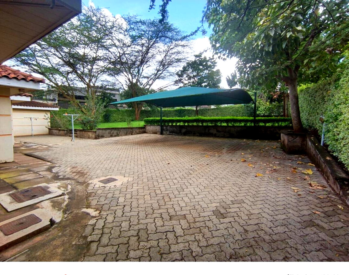 4BR Townhouse on Half-Acre Garden with DSQ - Runda