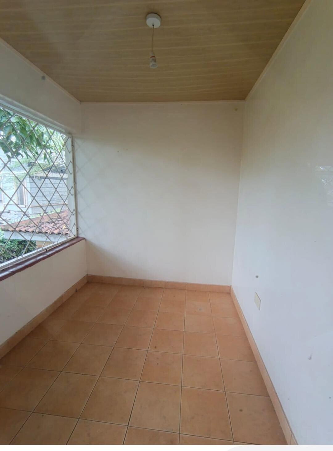 4BR Townhouse on Half-Acre Garden with DSQ - Runda