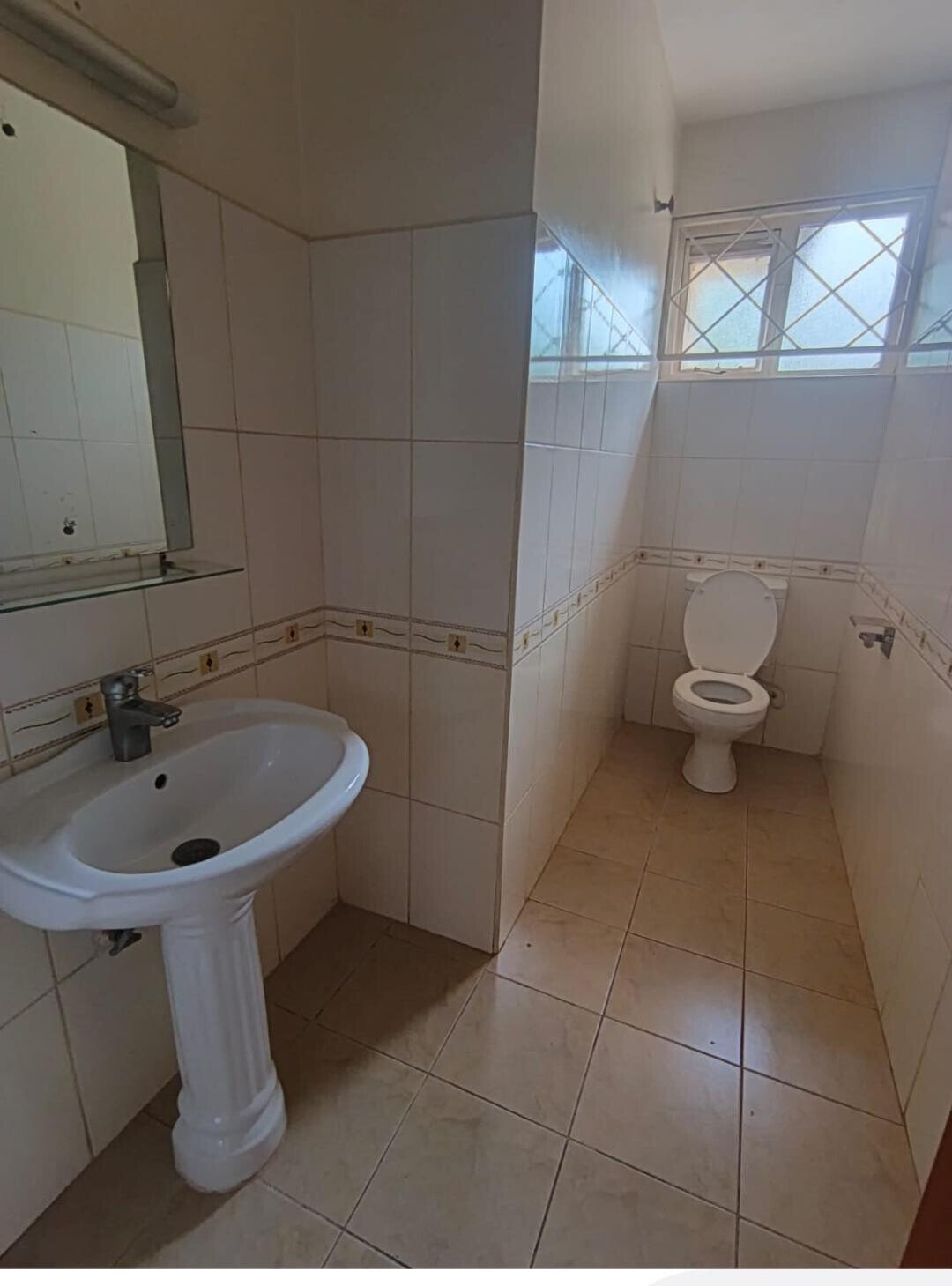 4BR Townhouse on Half-Acre Garden with DSQ - Runda