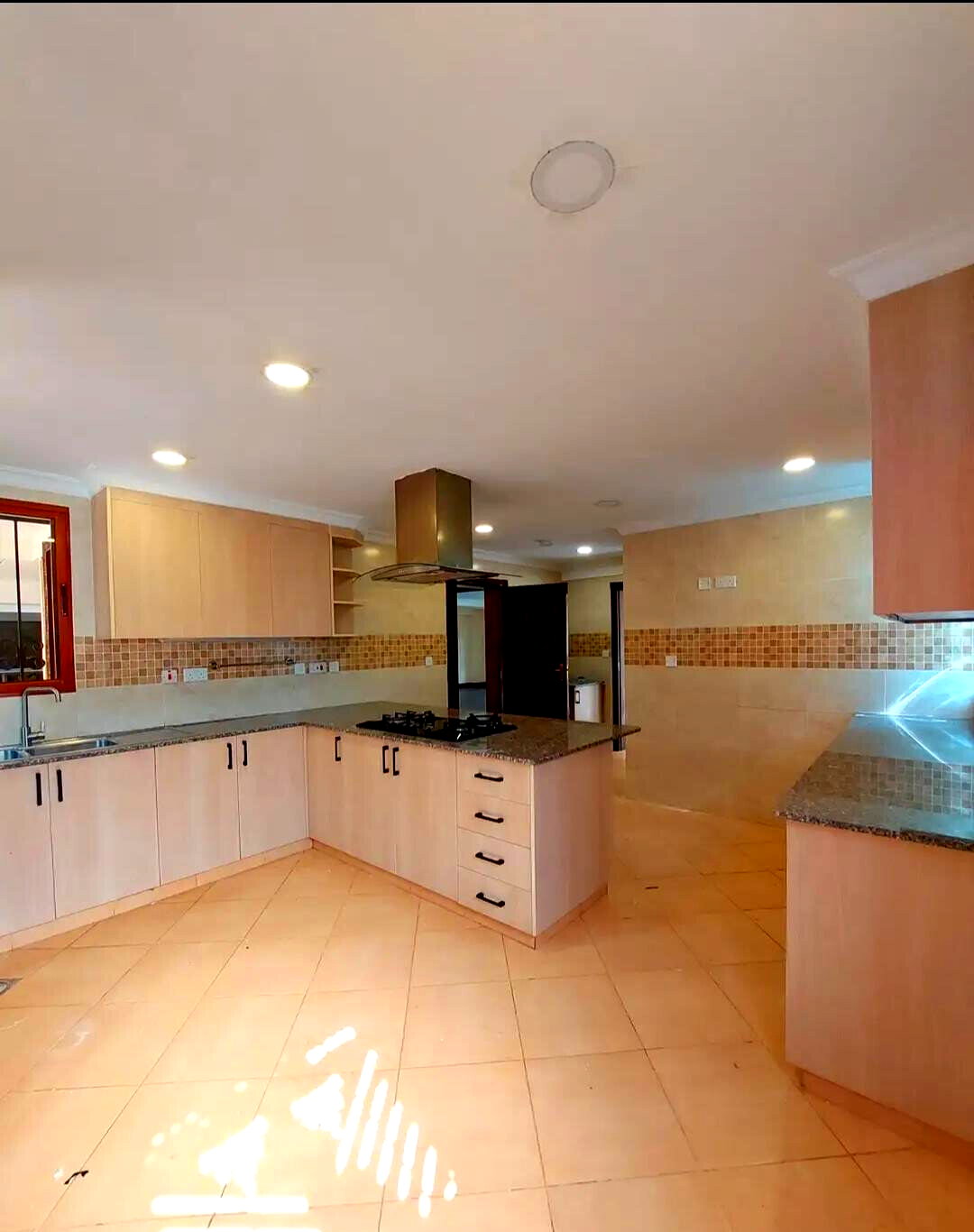 5-Ensuite Villa in Gated Community of 15 - Spring Valley