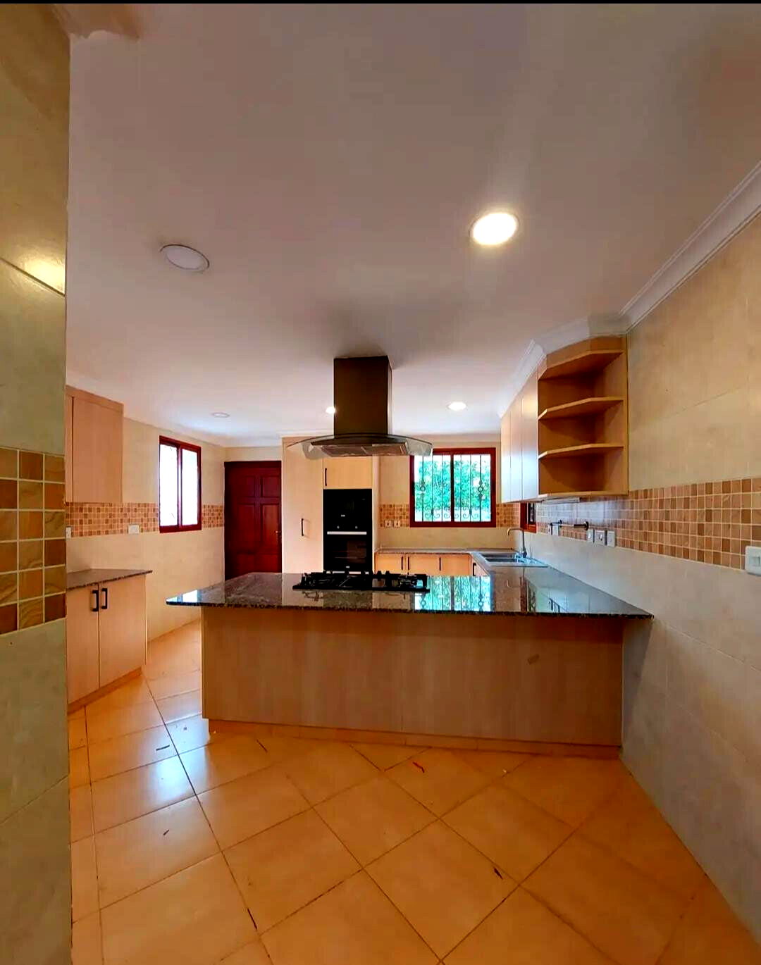 5-Ensuite Villa in Gated Community of 15 - Spring Valley