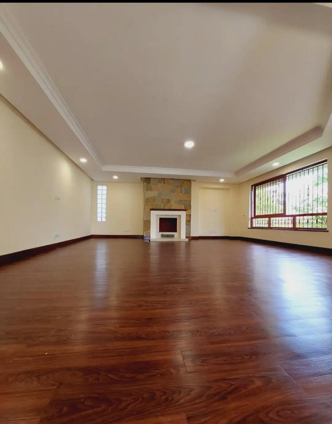 5-Ensuite Villa in Gated Community of 15 - Spring Valley