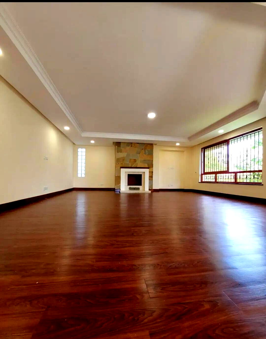 5-Ensuite Villa in Gated Community of 15 - Spring Valley