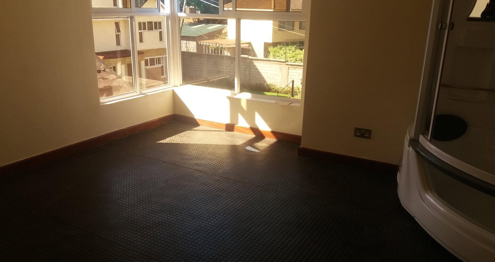5-Ensuite Townhouse with Gym & Study in Lavington - Valley Arcade