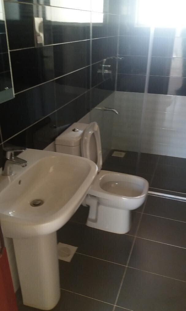 5-Ensuite Townhouse with Gym & Study in Lavington - Valley Arcade