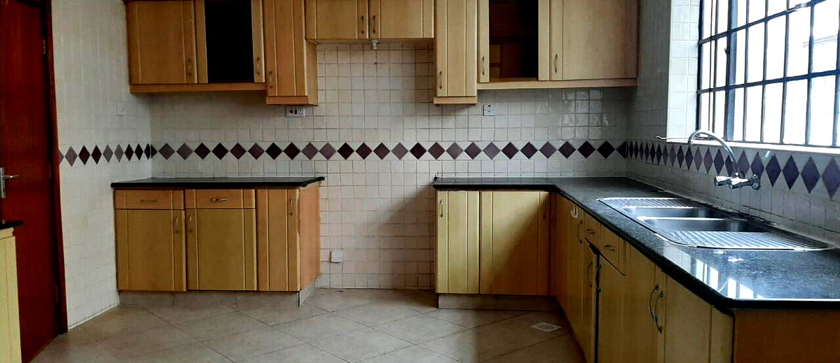 4-Ensuite Townhouse with Fireplace & Private Garden - Spring Valley