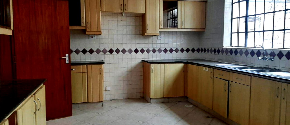 4-Ensuite Townhouse with Fireplace & Private Garden - Spring Valley