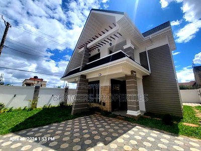 4bdrm Maisonette in Membly Estate for sale - Image 1
