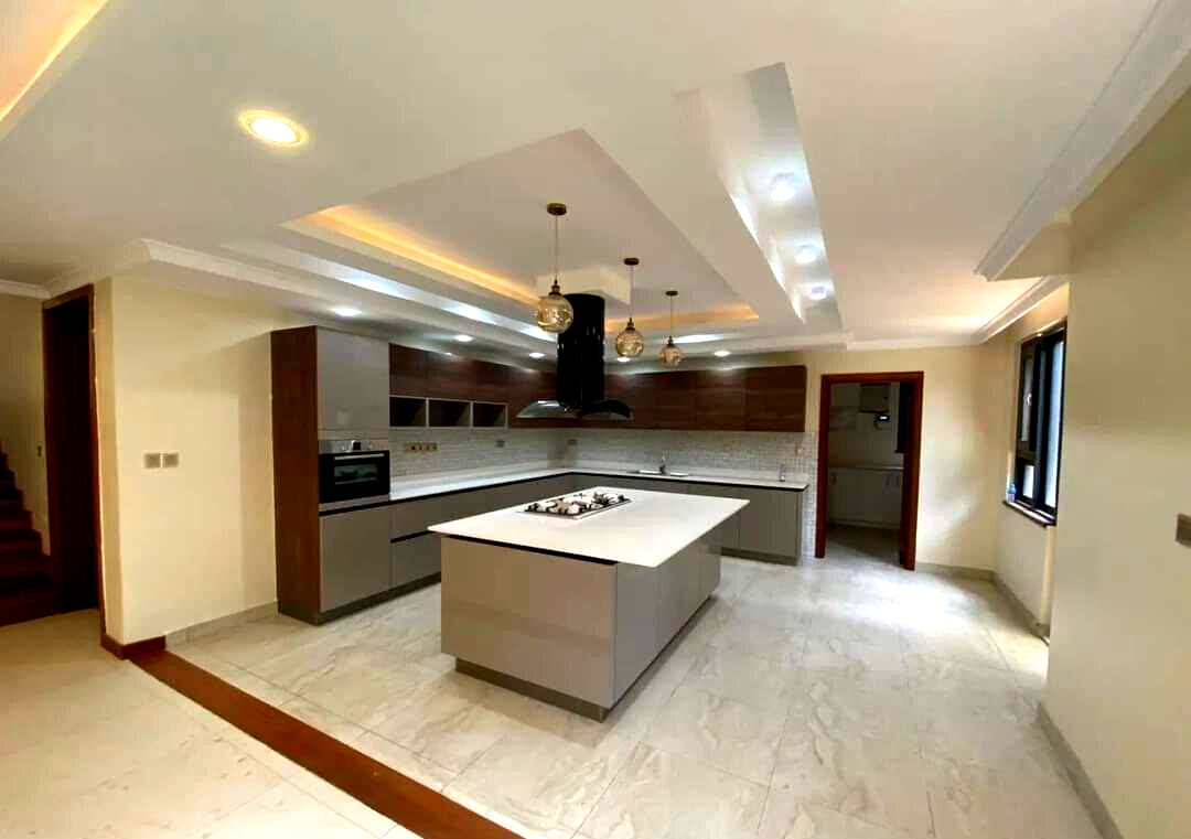 Newly Built 5-Ensuite Townhouse with Study & DSQ - Lavington