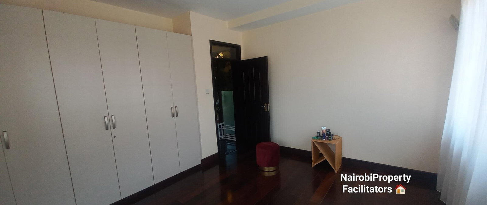 5-Ensuite Townhouse with Rooftop Jacuzzi & Private Pool - Lavington