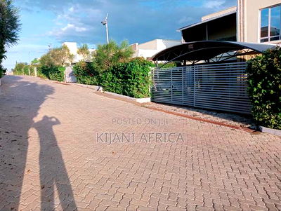 4bdrm Maisonette in Joska for rent - Image 5